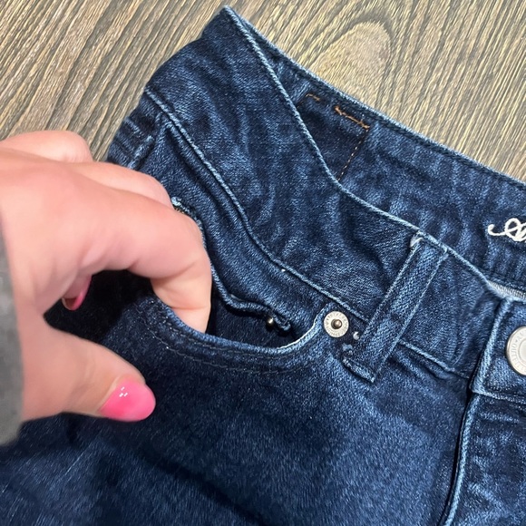American Eagle Shorts Shortie Dark Wash Stretch Low Rise Denim Blue Size 4 - Picture 5 of 7